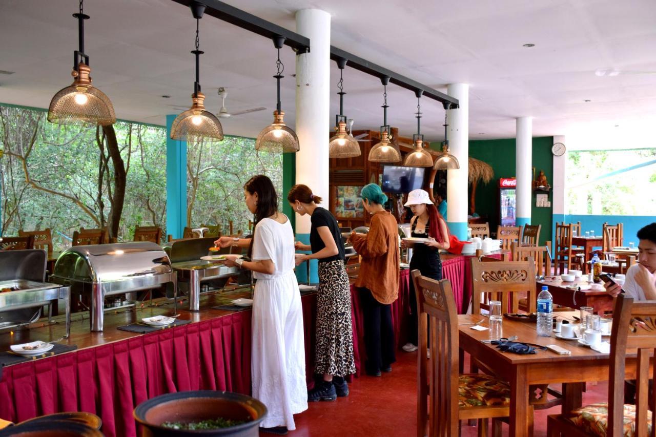 Hungry Lion Resort Sigiriya Exterior foto