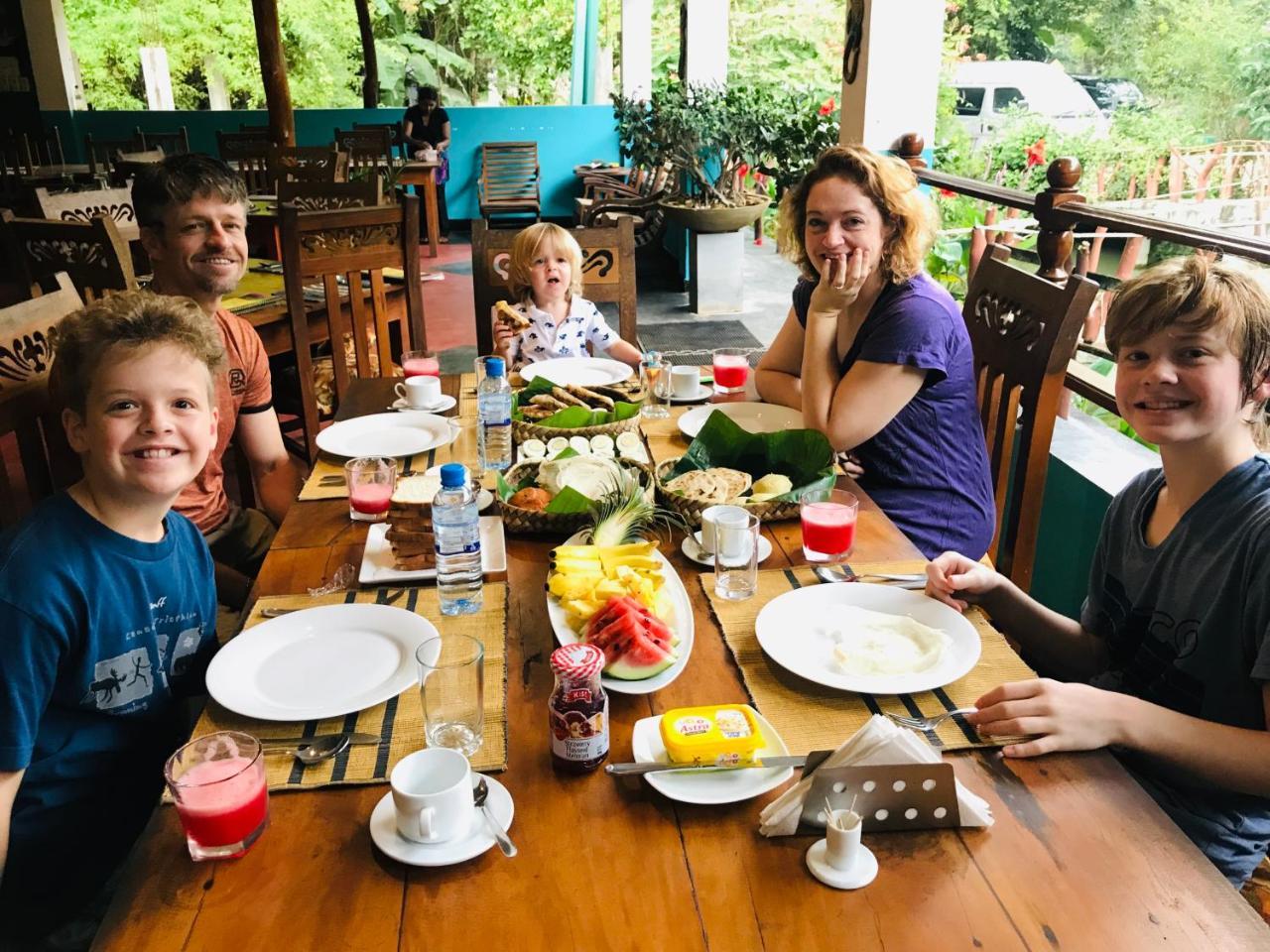 Hungry Lion Resort Sigiriya Exterior foto